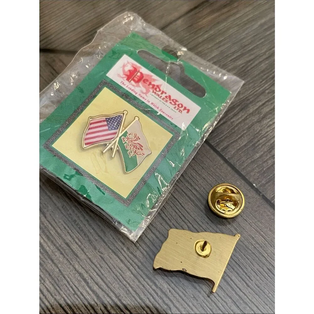 Wales / USA Flag Pin from Pendragon New